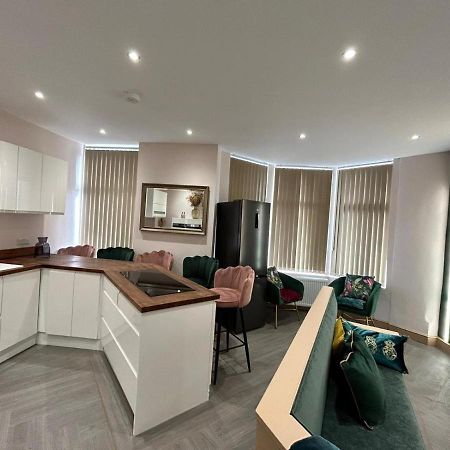 Strawberry Fields Suite By Sasco Apartments Blackpool Eksteriør bilde