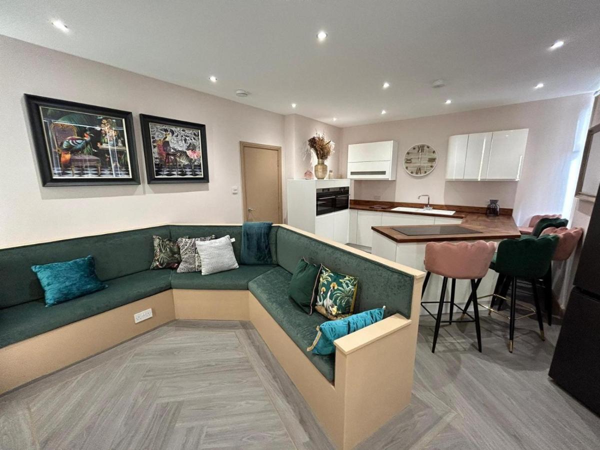 Strawberry Fields Suite By Sasco Apartments Blackpool Eksteriør bilde
